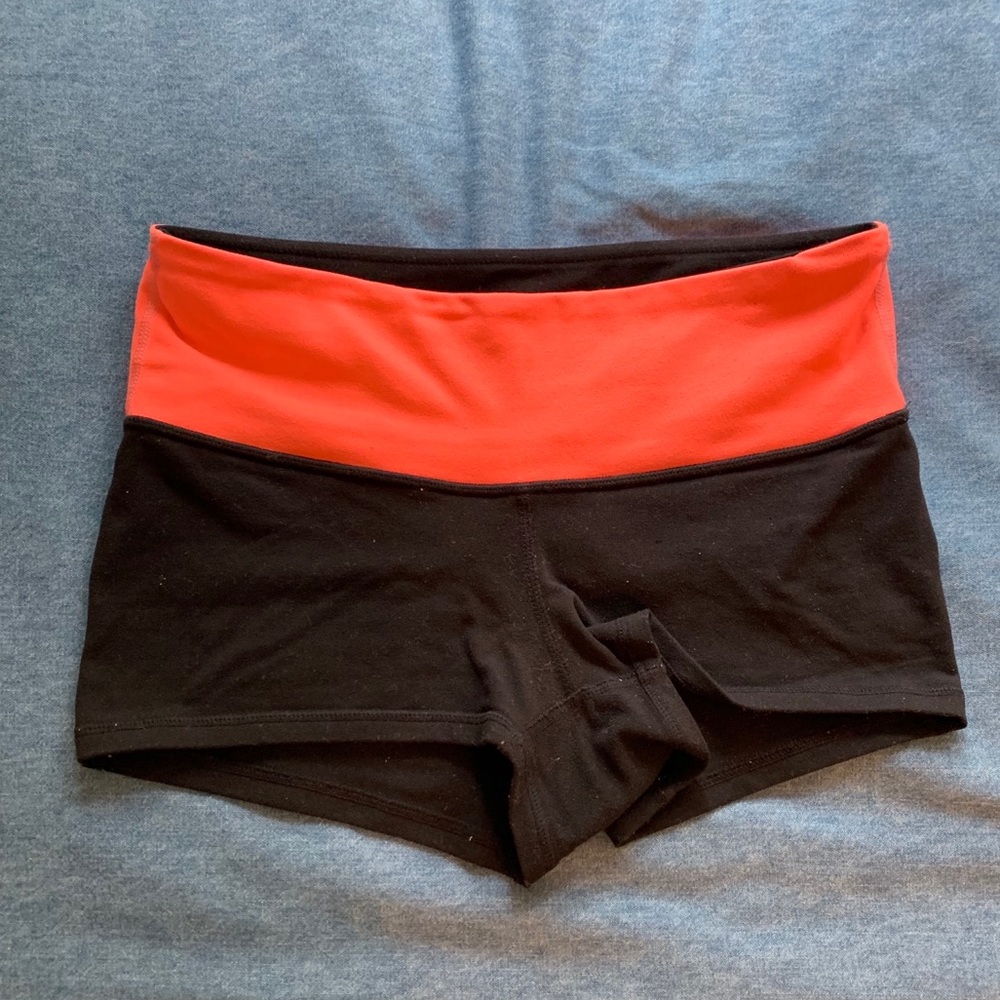 Lululemon reversible yoga shorts